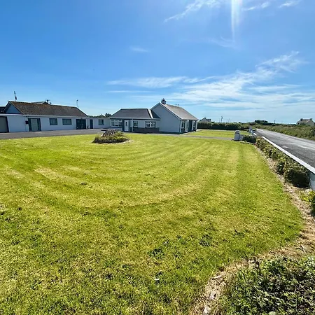 West Clare Hideaway - Four Bedroom - Wild Atlantic Way בית נופש